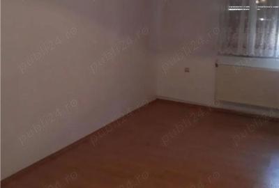 Casă cu 4 camere în Central - 1