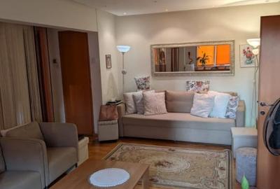 Apartament cu 3 camere decomandat, mobilat în Moșilor