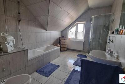 Casa S+P+M cu teren 17 ari zona Bercu Rosu - 14