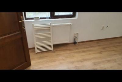 Casă cu 3 camere în Central - 2