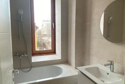 Casă cu 6 camere cu Teren 600 Mp în Centrul Civic - 9