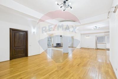 Apartament cu 6 camere decomandat, mobilat în Herăstrău