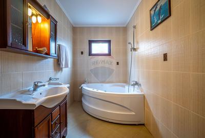 Proprietate deosebita de vanzare in Busteni - Pensiune + Duplex - 7
