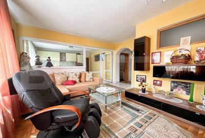 Casă cu 8 camere cu Teren 1800 Mp în Central