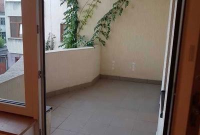 Apartament cu 3 camere decomandat în Central - 2