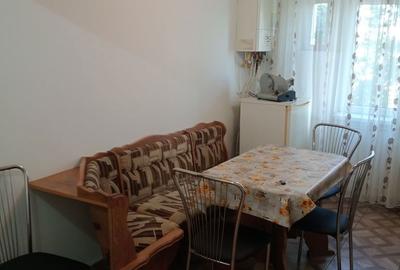 Apartament cu 3 camere semidecomandat în Central - 2
