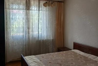 Inchiriez apartament 3 camere zona Center Baia Mare