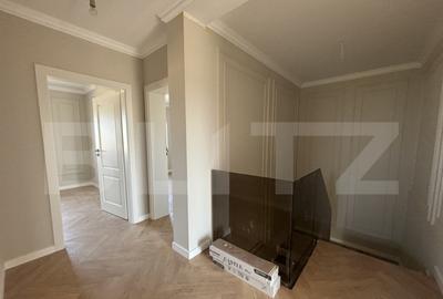 Casă cu 5 camere cu Teren 250 Mp în Săcălaz