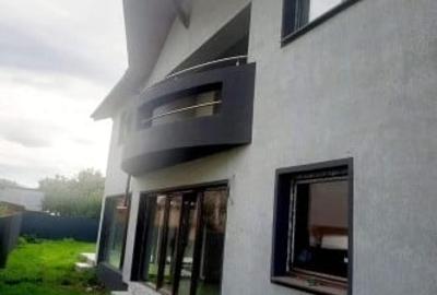 Casa de vanzare plus spatiu comercial