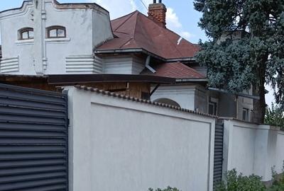 Casă cu 5 camere cu Teren 2000 Mp în Radovan - 1
