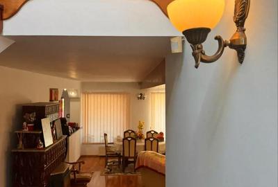 Casă cu 4 camere în Zăvoi - 1
