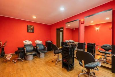 Spațiu comercial, de 155 mp, în Central - 4