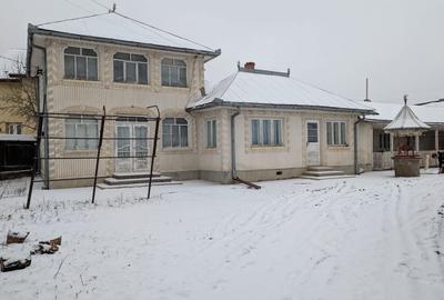 Casă cu 4 camere în Central - 1