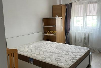 Apartament cu 3 camere în Podu Roș - 1