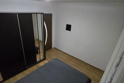 Apartament cu 3 camere semidecomandat în Craiovița Nouă - 9