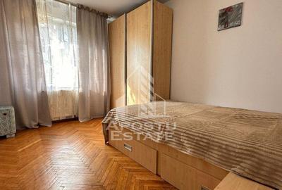 Apartament cu 3 camere semidecomandat în Complex Studențesc