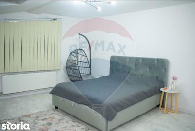 Casă cu 5 camere cu Teren 988 Mp în Bărcănești - 3
