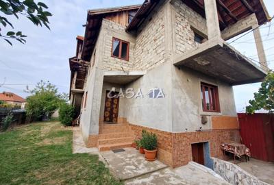 Casă individuală cu 5 camere cu Canalizare în Primăverii - 2
