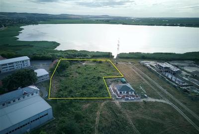 Teren intravilan construibil cu deschidere la lac - 5
