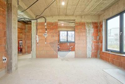 Casa solida la gri, 5 camere, 131 mp utili Priveli?te de vis - 6