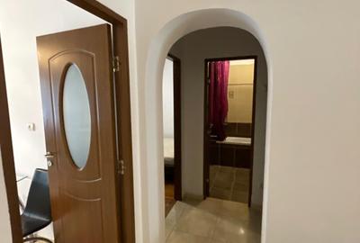 Apartament cu 3 camere,decomandat,zona Podu Ros-Odeon