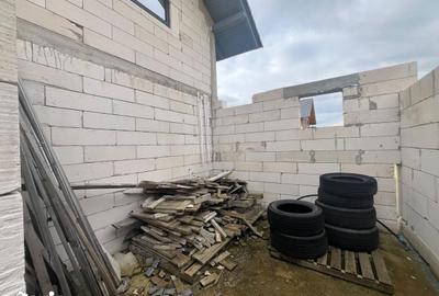 Casă cu 5 camere cu Teren 1414 Mp în Știuca - 6