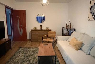 Apartament cu 4 camere decomandat în Central