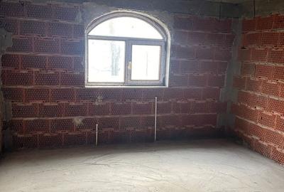 Casă cu 4 camere cu Teren 750 Mp în Nanov - 5