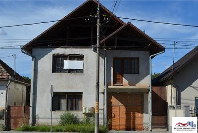 Casa/Spatiu Comercial sau pentru Birouri de Zona Tarnaveni