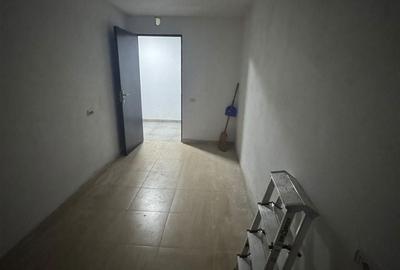 Spațiu comercial, de 10 mp, în Central - 4