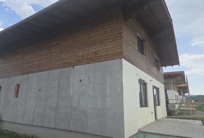 Casă individuală cu 4 camere cu Canalizare în Tărlungeni - 2
