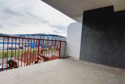 Apartament cu 3 camere semidecomandat în Florești