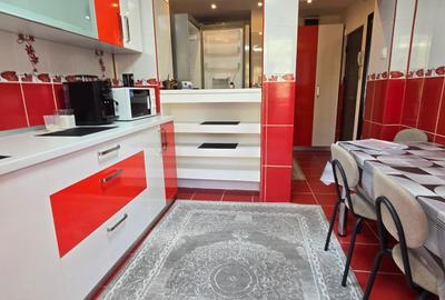 Apartament cu 3 camere decomandat, mobilat în Micro 3 - 15