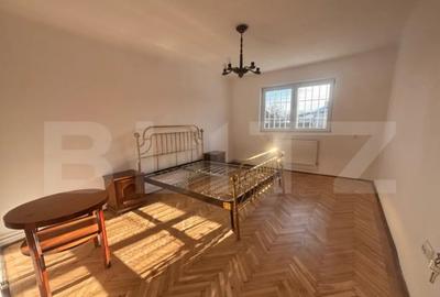 Casă cu 3 camere cu Teren 1000 Mp în Central - 2