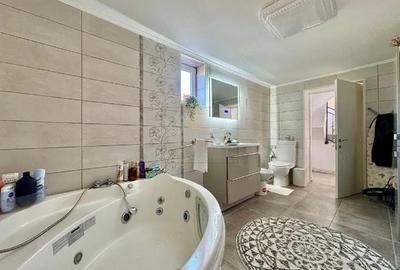 Casă cu Teren 2500 Mp în Central - 8