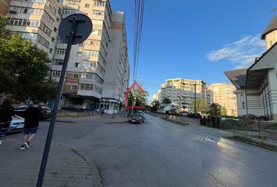 Apartament cu 3 camere, Decomandat, Dacia - 10