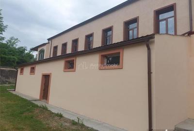 Casă cu Teren 1971 Mp în Central - 7