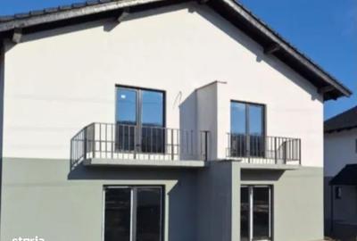 Casă cu 4 camere în Livezeni