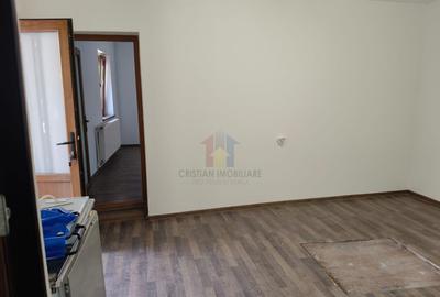 Casa 4 camere zona Centrala, pretabila pentru 2 familii 150m - 25