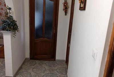 Apartament cu 4 camere decomandat în Dărmănești - 5