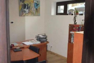 Apartament cu 4 camere în Central - 3