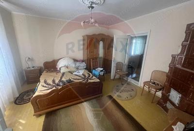 Casă cu 6 camere cu Teren 740 Mp în Jorăști - 7