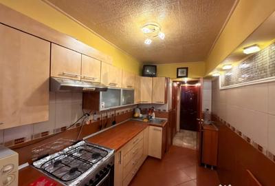 Apartament cu 3 camere decomandat în Obor - 9