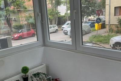 De vânzare - Spațiu comercial 56 mp - Intrare din stradă + casa scarii - 3