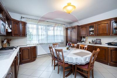 Casă individuală cu 11 camere cu Canalizare în Dămăroaia - 7