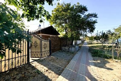 Casă cu 3 camere cu Teren 2296 Mp în Vlăduleni