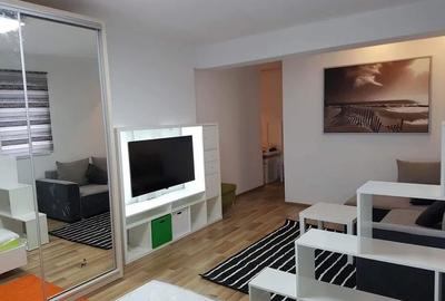 Garsonieră decomandată, mobilată în Apărătorii Patriei