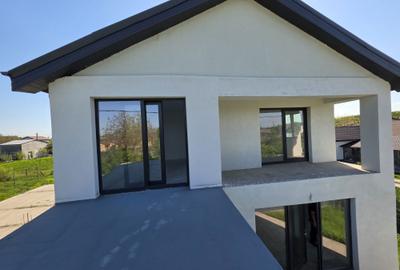 Casă cu 4 camere în Spătaru - 3