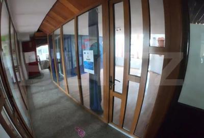 Spațiu comercial, de 32 mp, în Central - 6