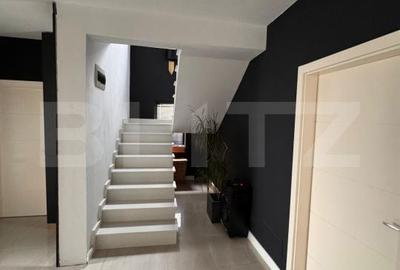 Casă cu 3 camere cu Teren 500 Mp în Central - 1